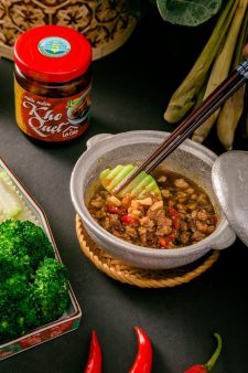 Mắm kho quẹt Lê Gia ăn với cái gì thì phù hợp