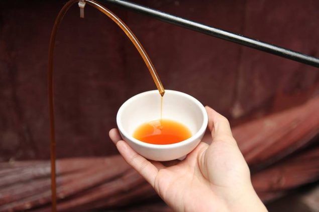 Giá của một chai nước mắm truyền thống