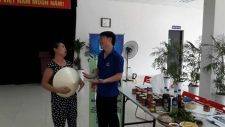 Khách hàng & mắm Lê Gia