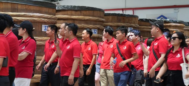 THĂM QUAN NHÀ THÙNG MẮM LÊ GIA – SỰ KẾT HỢP TIÊU BIỂU GIỮA DU LỊCH VÀ SẢN PHẨM OCOP