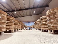 Tham quan nhà thùng làm mắm truyền thống Lê Gia- Chùa Hồi Long-Hải Tiến 2024