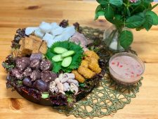 MUÔN KIỂU TRANG TRÍ MÓN BÚN ĐẬU MẮM TÔM “ĐẸP NHỨC NÁCH”