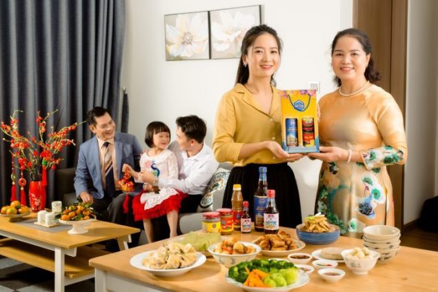 TRAO GỬI YÊU THƯƠNG & SỰ HIẾU KÍNH QUA MÓN QUÀ LÊ GIA