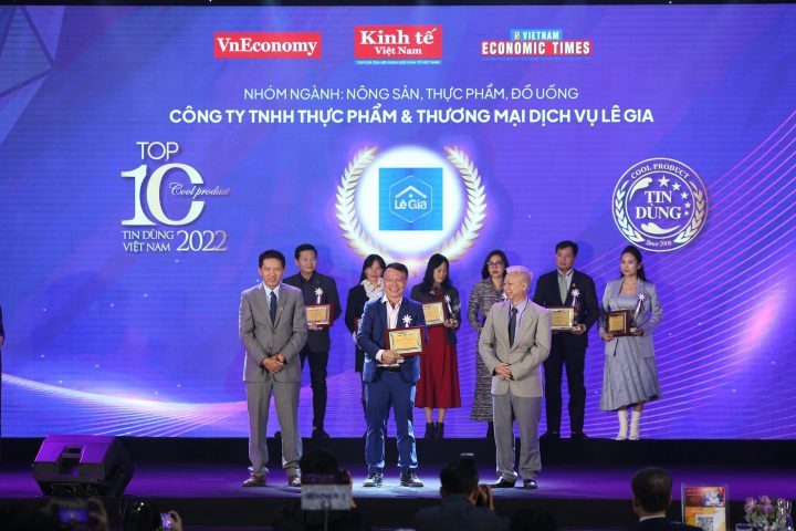 Sản phẩm nước mắm truyền thống Lê Gia của  Công ty TNHH Thực phẩm & TMDV Lê Gia vừa được vinh danh Top 10 sản phẩm – Dịch vụ tin dùng Việt Nam 2022