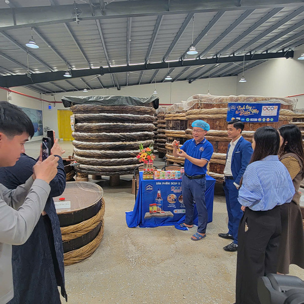 Các đối tác mẹ & bé tham quan và livestream tại nhà máy Lê Gia – Hành trình lan tỏa giá trị “lành & thật”