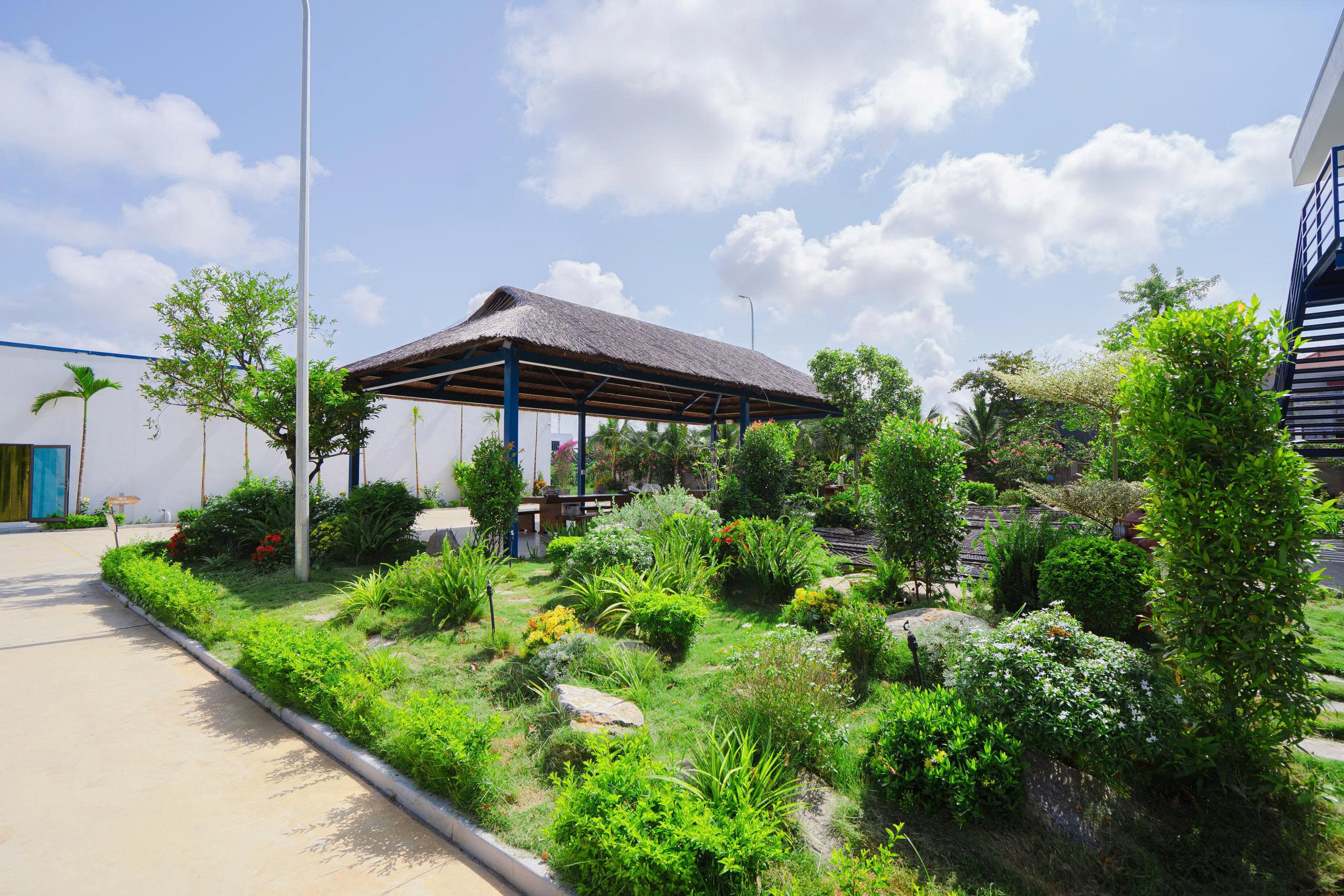 Thăm quan nhà thùng nước mắm Lê Gia – Trải nghiệm trọn vẹn từ A-Z gần biển Hải Tiến